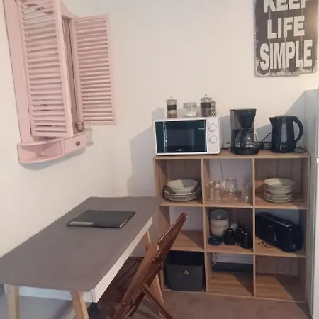 Holiday home N°2 4 Personnes* Au Coeur De La Nature Saint-Aubin-de-Nabirat